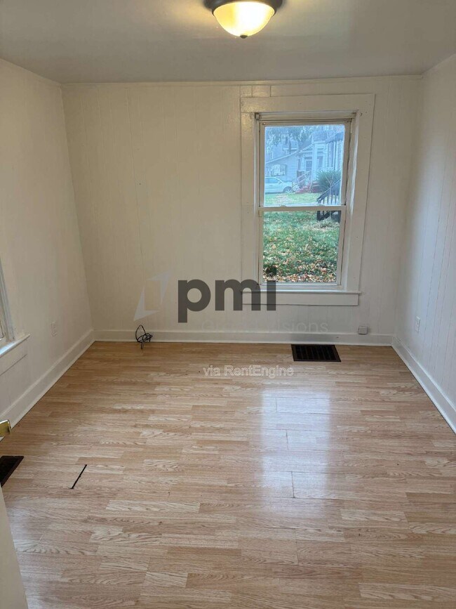 Building Photo - 2035 E William St