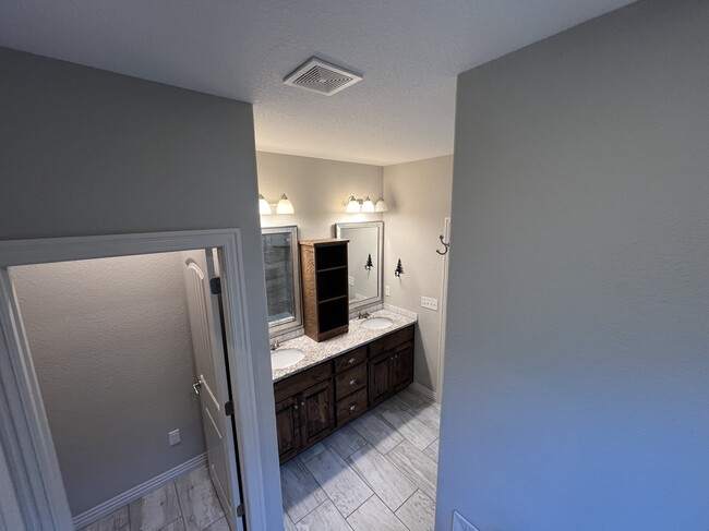 Master Bathroom - 1106 Hickory St