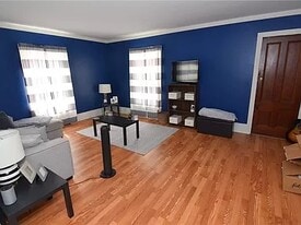 Building Photo - 12 High St