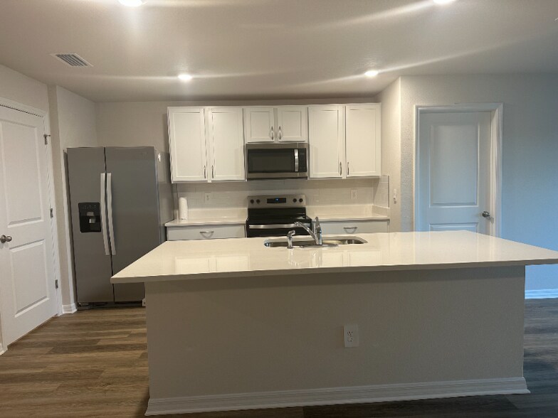 Building Photo - 10828 Gentle Current Wy