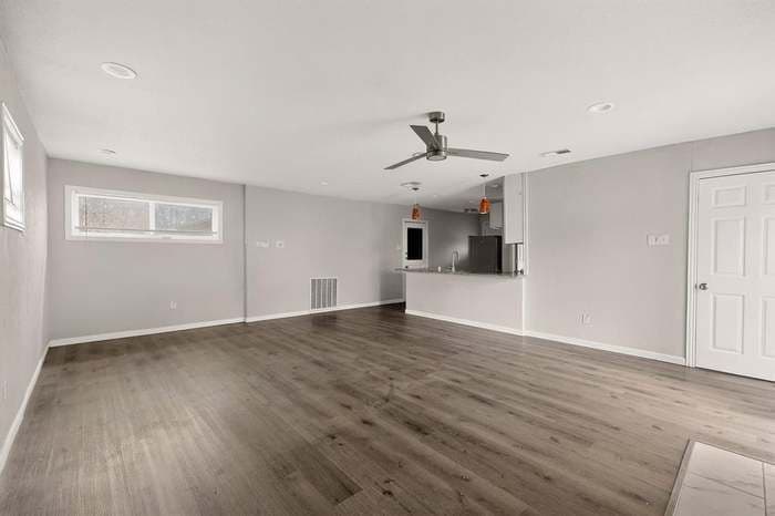 Building Photo - 632 Freeman Dr