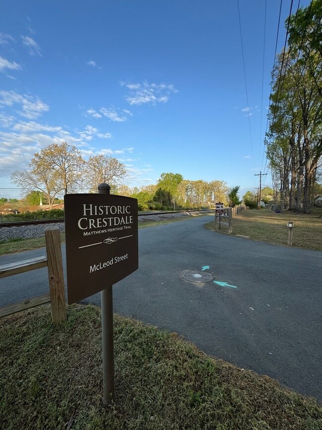 Building Photo - Great One Bedroom in Matthews