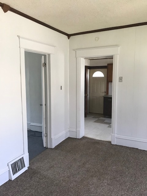 Building Photo - 2 BR HOUSE - $825/mo -