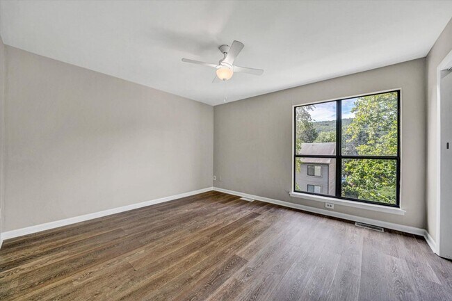 Building Photo - 7311 Maple Ct SW