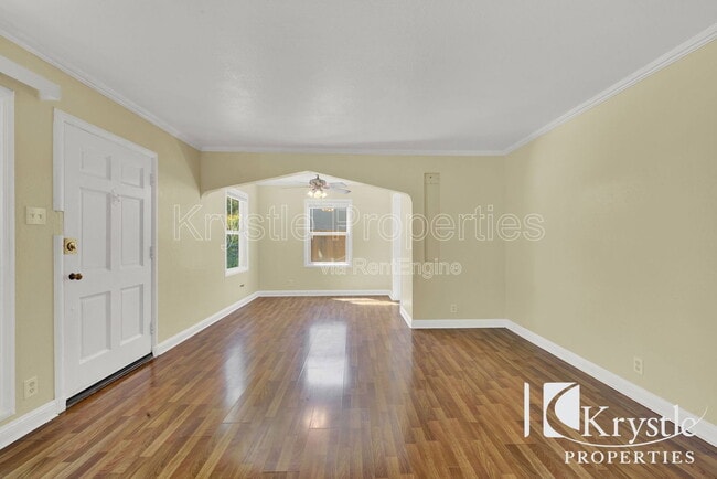 Primary Photo - 579 Cedar St