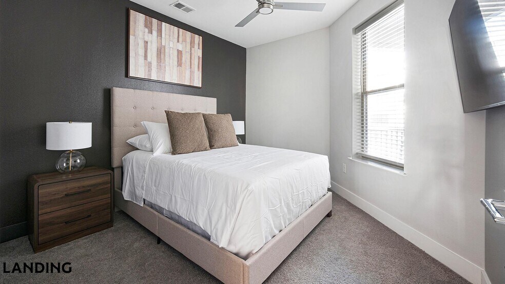 Building Photo - 701 Rahling Rd