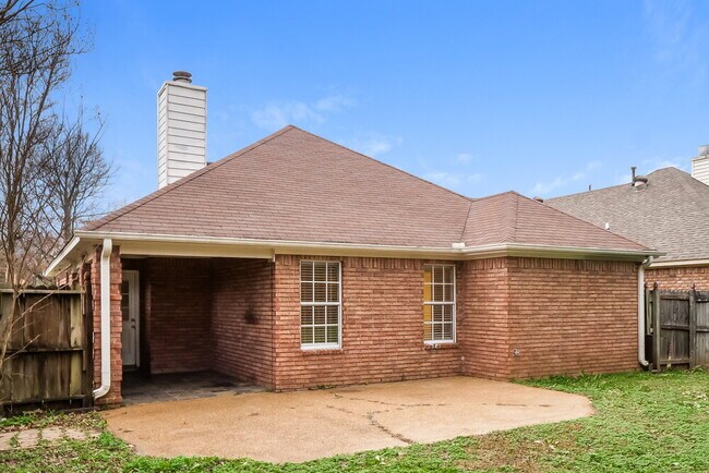 Building Photo - 3158 Clubview Cove N