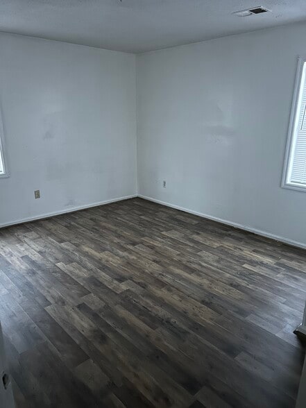 Building Photo - 520 Buckley St