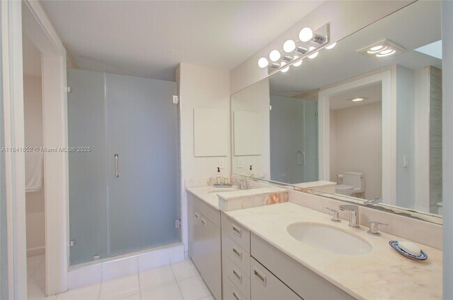 Building Photo - 181 Crandon Blvd