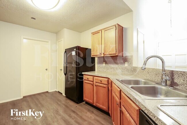 Building Photo - 3048 Walnut Springs Dr