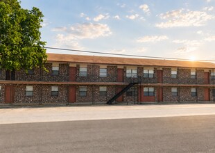 Building Photo - AVAILABLE END OF JUNE! Cozy 1Bed 1 Bath in the heart of Copperas Cove