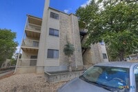 Building Photo - 1013 Chestnut St