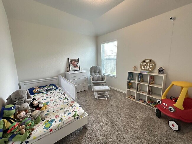 Building Photo - Charming 4-Bedroom Retreat with Granite Accents & Hardwood Elegance in Alvin!