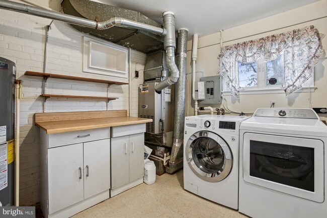 Building Photo - 6621 Edsall Rd