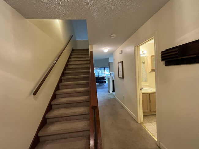 Building Photo - 116 Westlake Ct