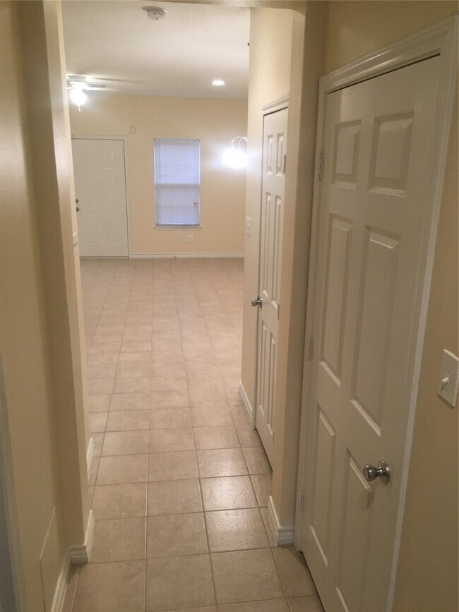 Building Photo - 10642 Logger Pines Trail