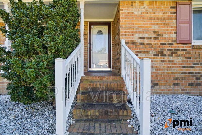 Building Photo - 436 Longleaf Rd