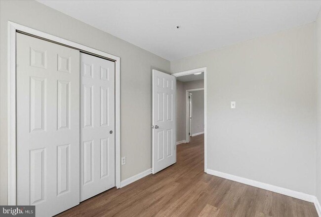 Building Photo - 9208 Fairlane Pl