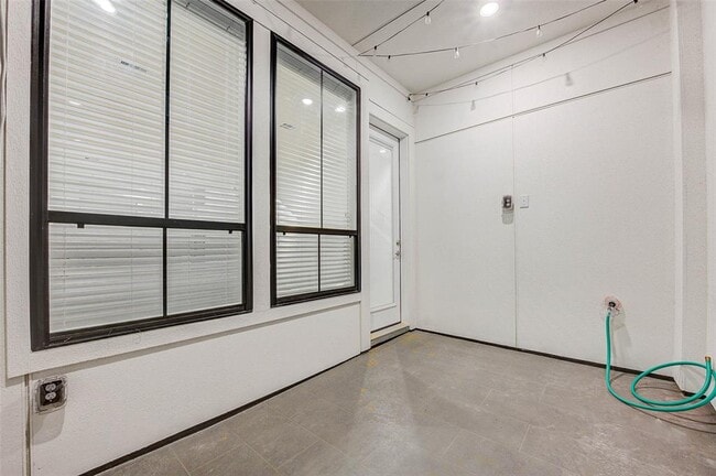 Building Photo - 2808 Grand Fountains Dr