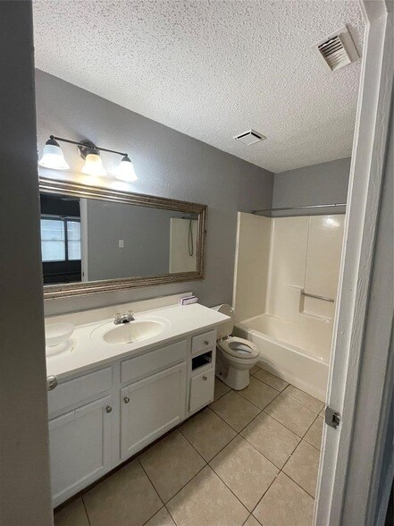 Building Photo - 723 Pebble Beach Dr