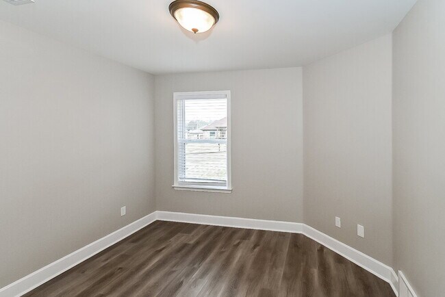 Building Photo - 3110 Logan's Loop