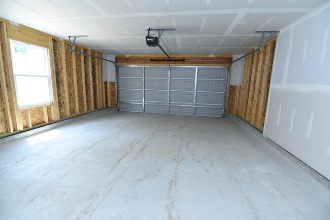 Building Photo - 1750 Meadowlark Ln