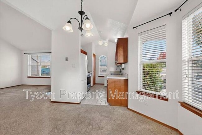 Building Photo - 5344 Chuckwagon Trail NW