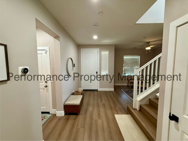Building Photo - 10009 Sentinel Peak Pl
