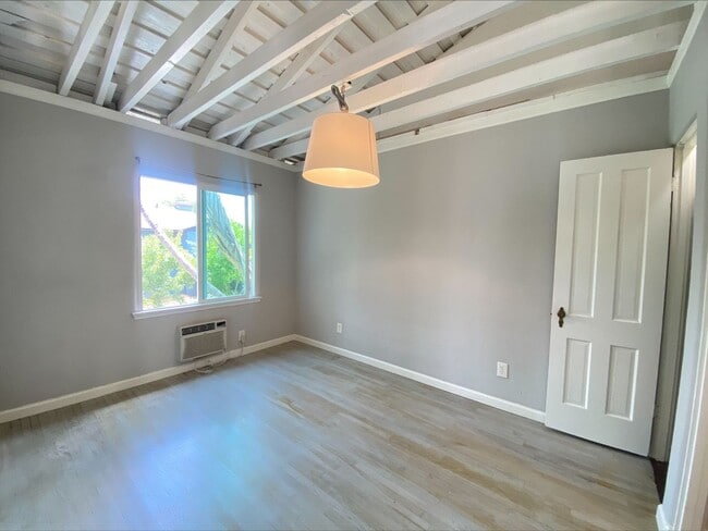 Building Photo - A North Park Gem! Remodeled! One of a kind...
