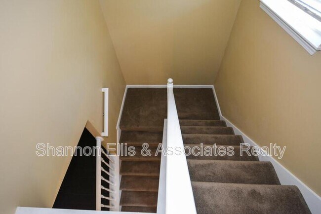 Building Photo - 137 Baywood Crossing