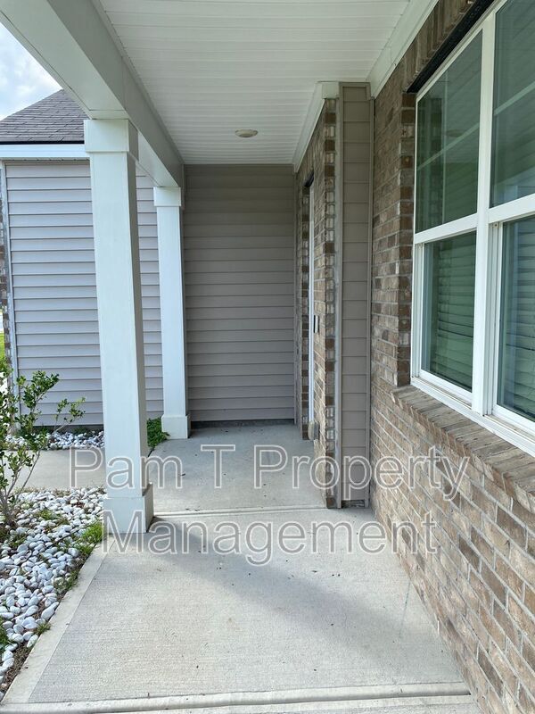 Building Photo - 124 Troupe Dr