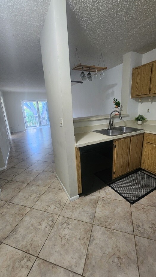 Building Photo - 98442 Windward Ave
