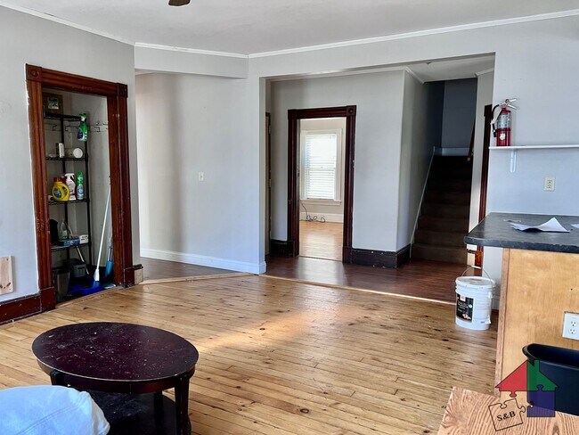 Building Photo - 88 Buell St