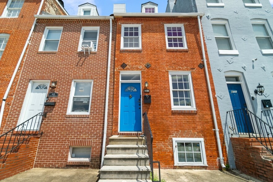 Primary Photo - 805 S Hanover St