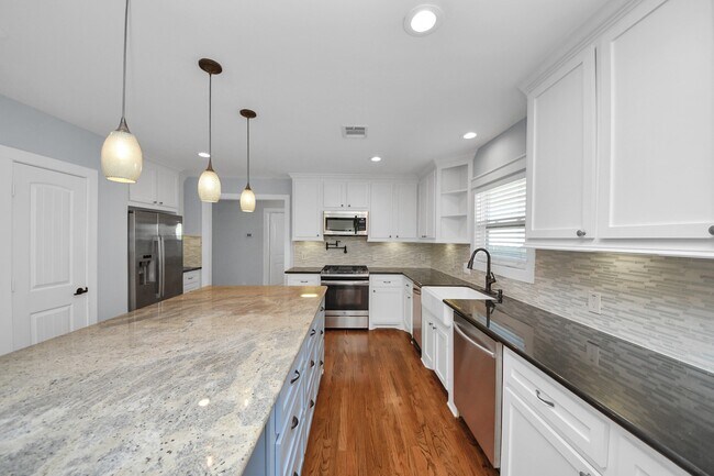 Building Photo - 509 Vincent St