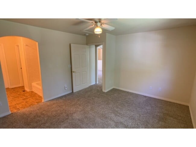 Building Photo - Secluded ranch style home near Cheyenne Canyon