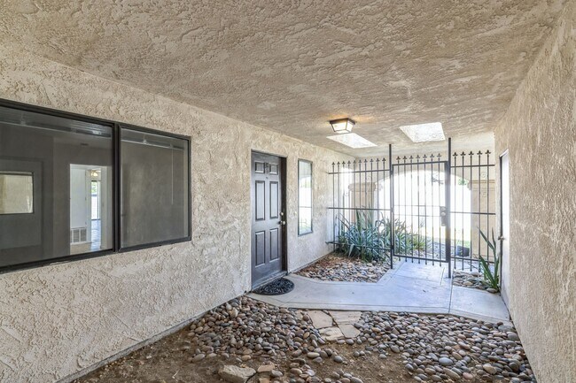 Building Photo - 78683 Ave 42
