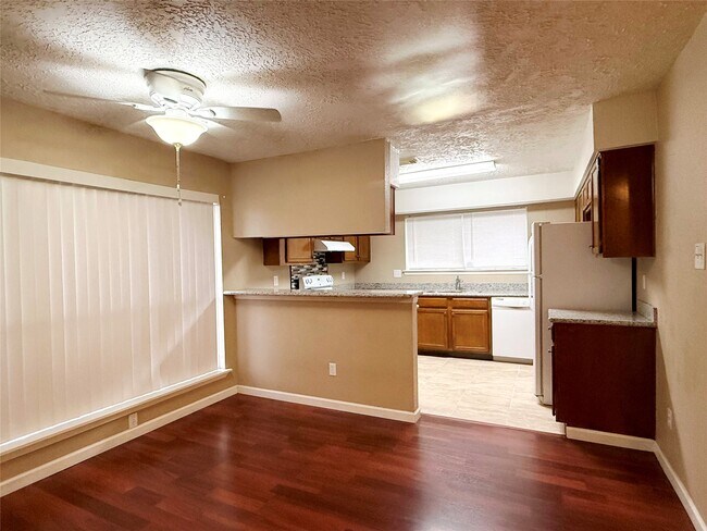 Building Photo - 4923 Kentwalk Dr