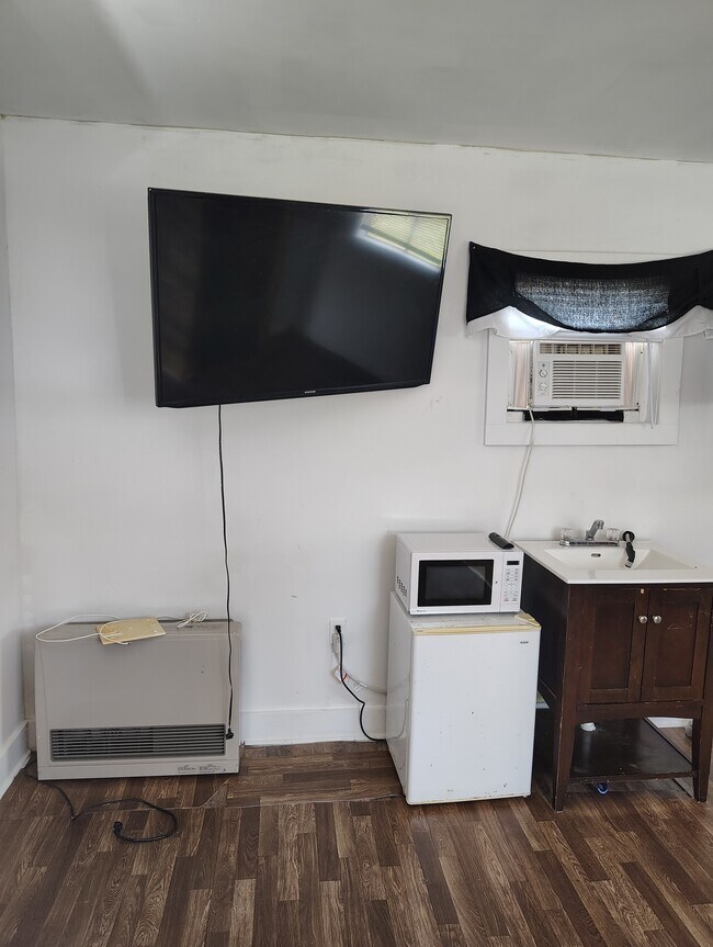 Building Photo - 398 Cook Rd