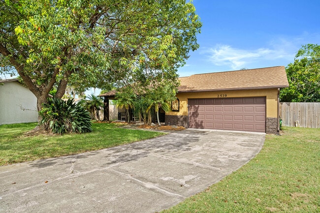 Building Photo - 2539 Fulton Ct