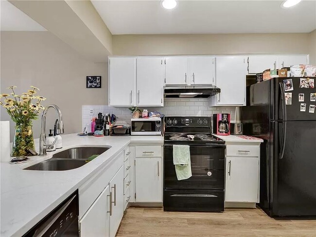 Building Photo - 5313 Indio Dr