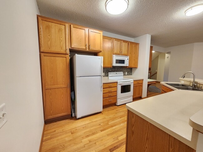 Building Photo - 13667 Couchtown Ave