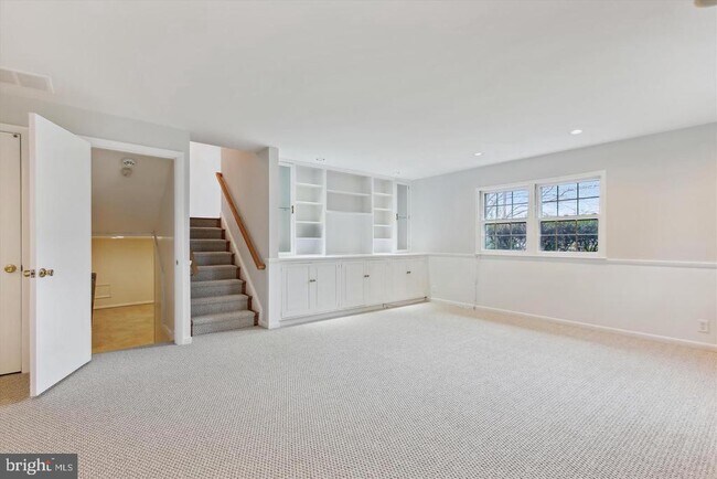 Building Photo - 7202 Heights Ct