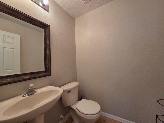 Building Photo - Four Bedroom Home at Waterford Trails in Orlando