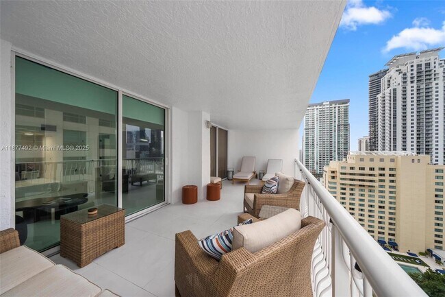 Building Photo - 1200 Brickell Bay Dr