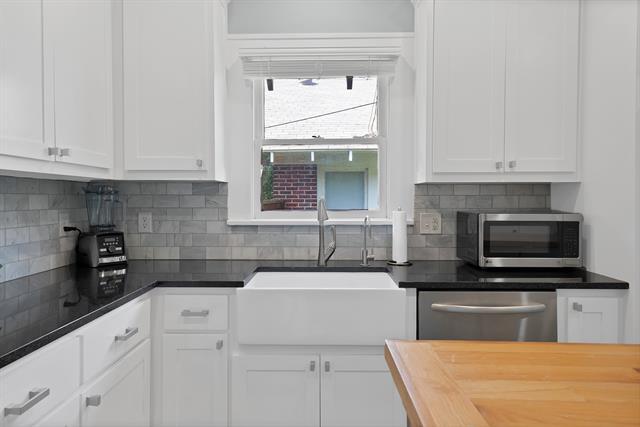 Building Photo - 2305 W Rosedale St S