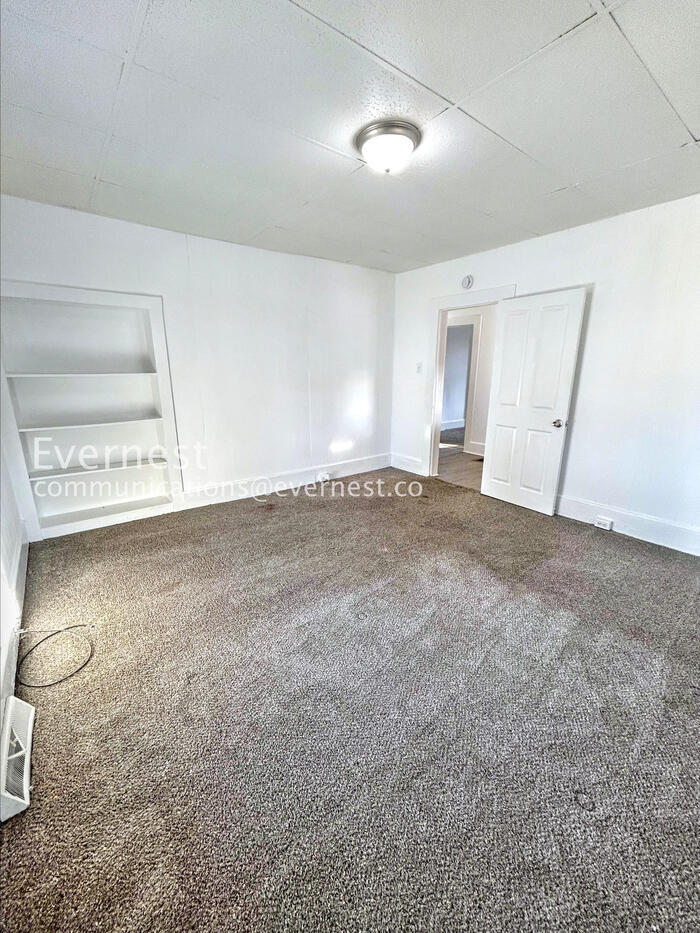 Building Photo - 613 N Jackson Ave