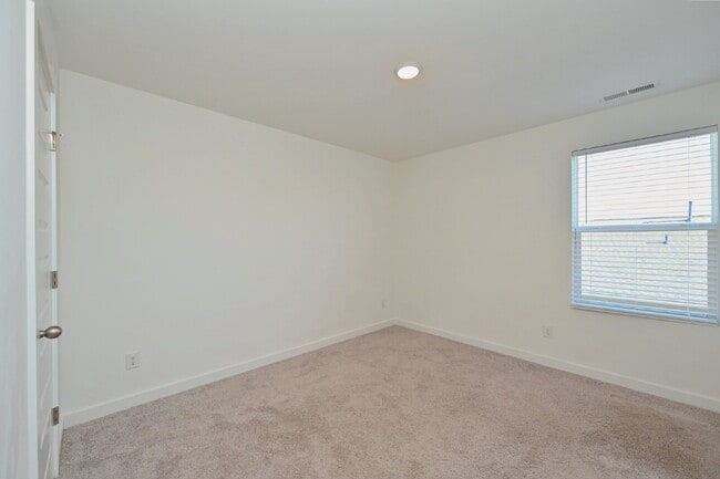 Building Photo - Modern 2024 New Construction in Sage Farms – Steps from Dog Park & Trails!