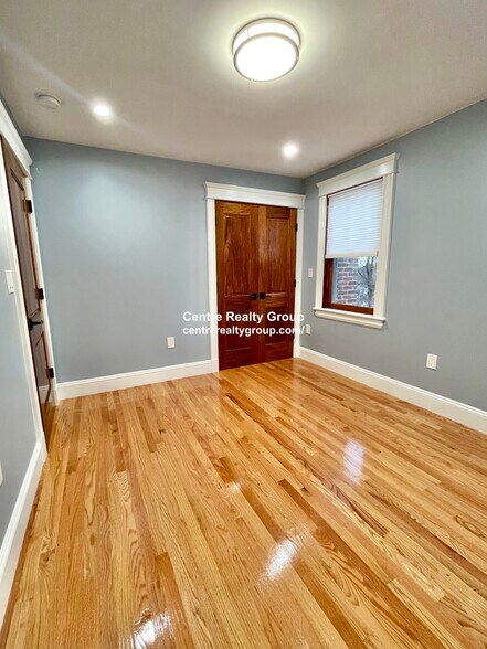 Building Photo - 64 Langley Rd