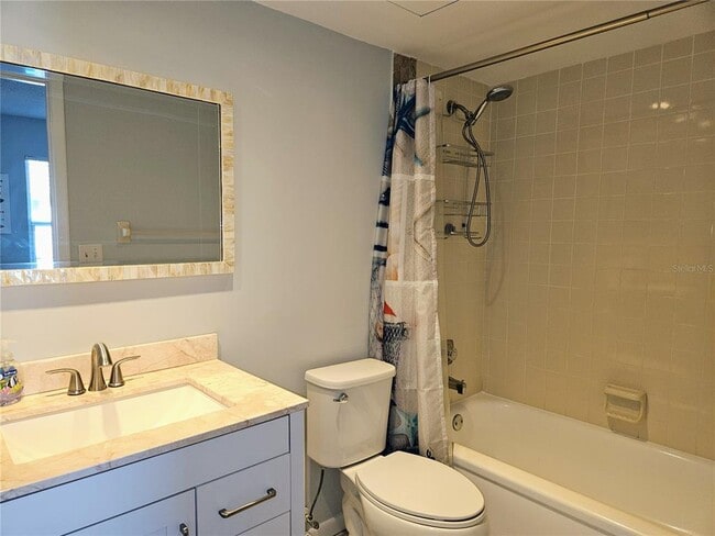 Building Photo - 255 Capri Cir N